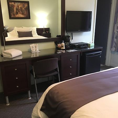 Auberge Centre Ville Chicoutimi Exteriör bild