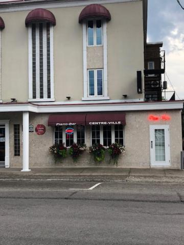 Auberge Centre Ville Chicoutimi Exteriör bild