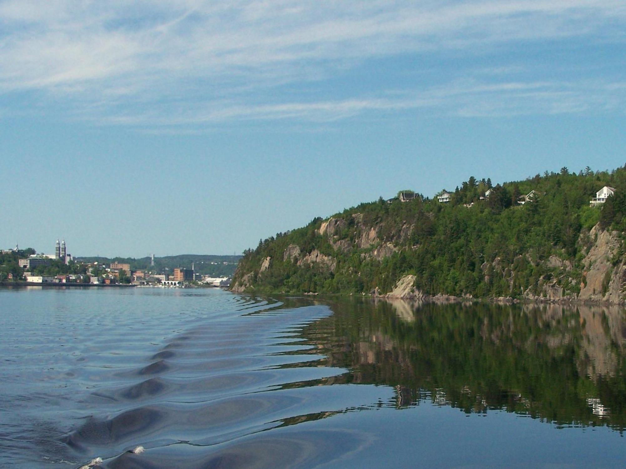 Auberge Centre Ville Chicoutimi Exteriör bild