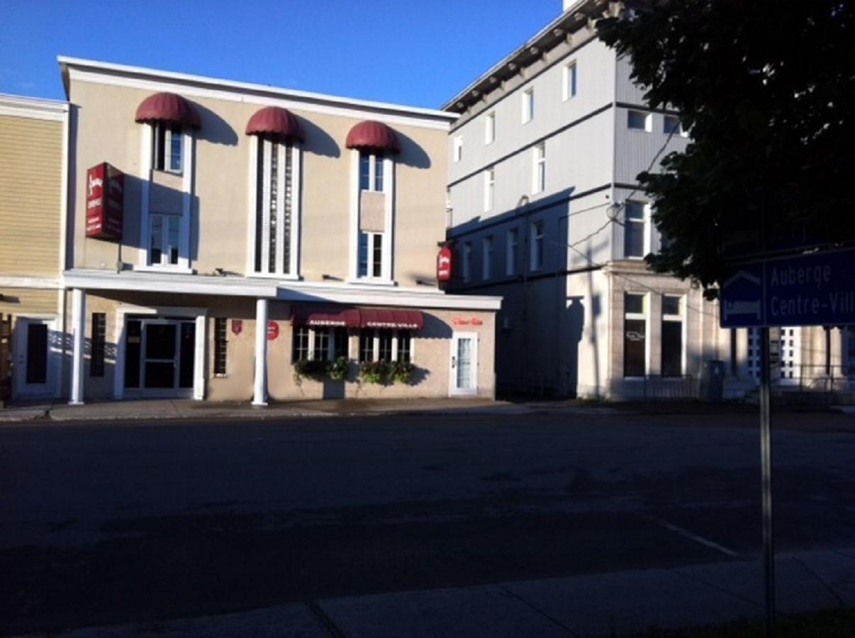 Auberge Centre Ville Chicoutimi Exteriör bild