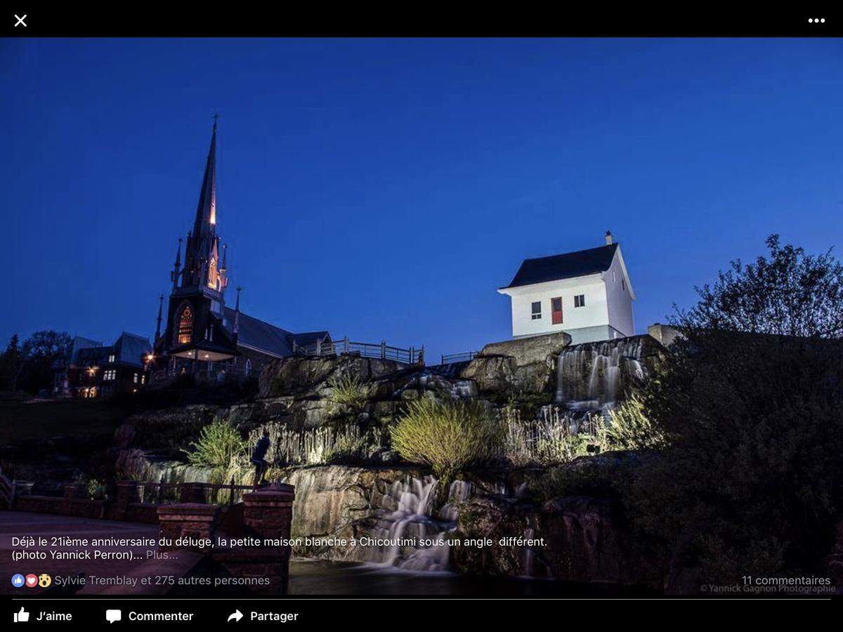 Auberge Centre Ville Chicoutimi Exteriör bild