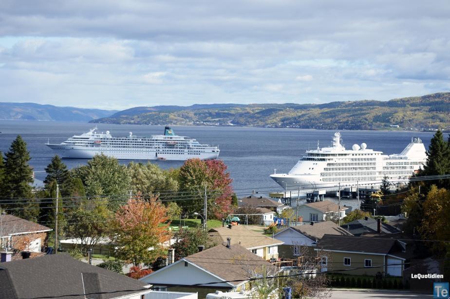 Auberge Centre Ville Chicoutimi Exteriör bild