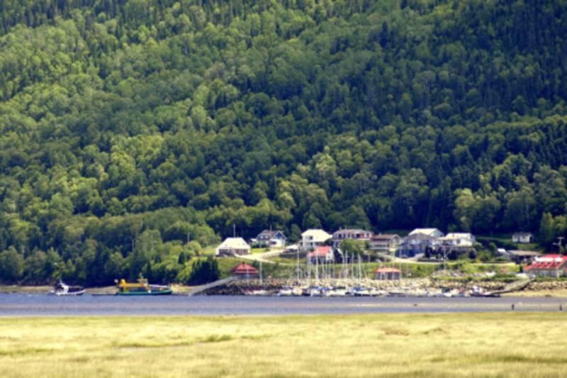 Auberge Centre Ville Chicoutimi Exteriör bild